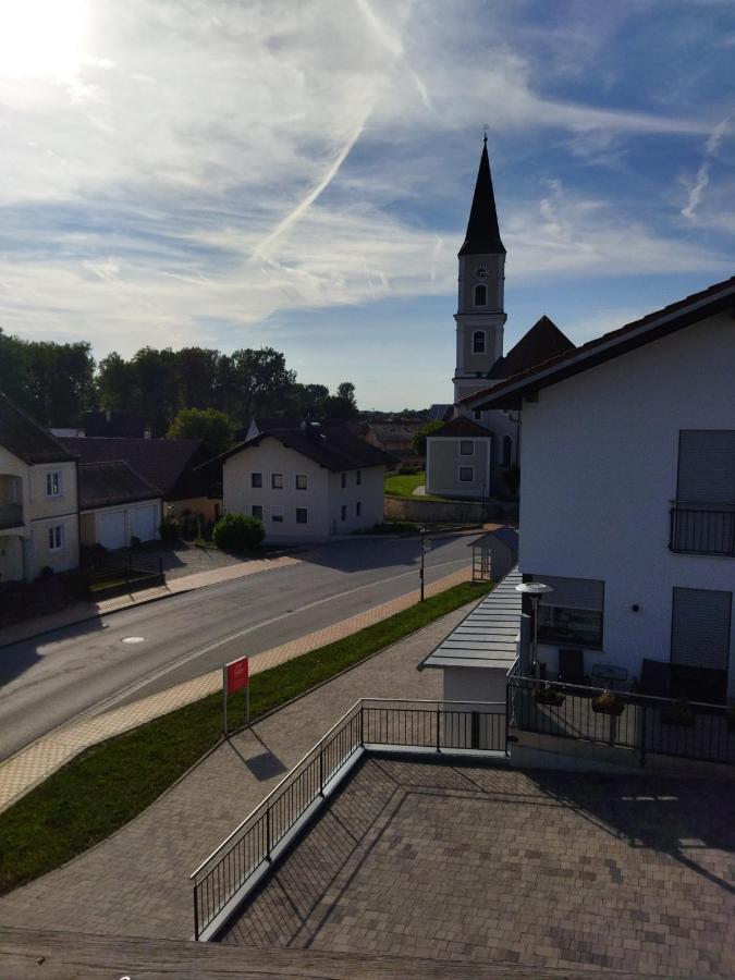 Aussergewoehnliche Atelierferienwohnung Mit Balkon An Der Donau Winzer エクステリア 写真